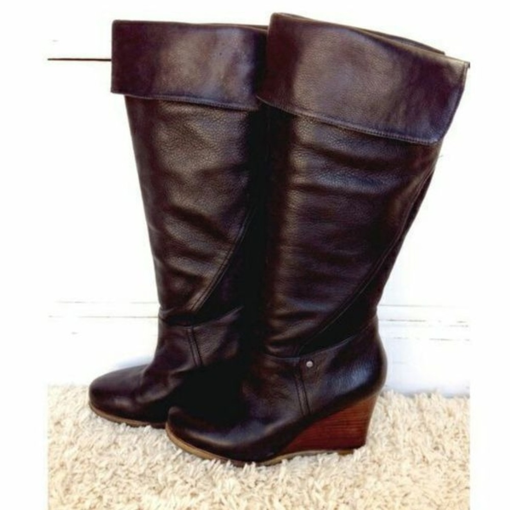 UGG RAVENNA BLACK SOFT LEATHER WEDGE HEELED BOOTS